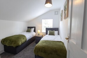 3 bedrooms, iron/ironing board, Internet, bed sheets