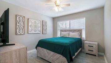 4 habitaciones, tabla de planchar con plancha, wifi y ropa de cama