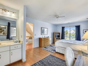 6 makuuhuonetta, silitysrauta/-lauta, ilmainen Wi-Fi