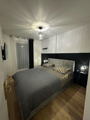 2 bedrooms, iron/ironing board, WiFi, bed sheets