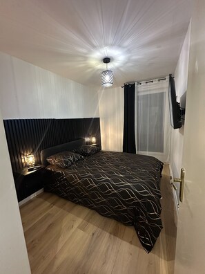 2 間睡房、熨斗/熨衫板、Wi-Fi、床單