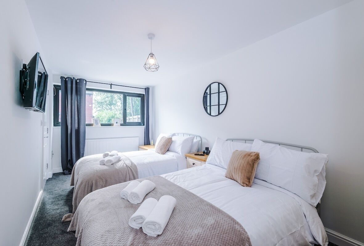 3 slaapkamers, een strijkplank/strijkijzer, internet, beddengoed