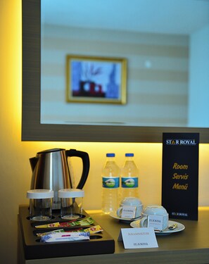 Superior Suite, Housekeeping, City View
