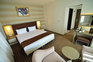 Egyptian cotton sheets, premium bedding, free minibar items