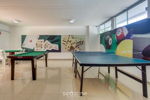 Basic Apartment | Games room
