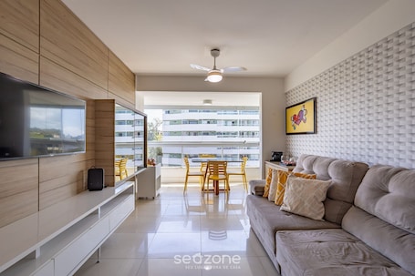 Basic Apartment | Living area