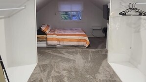 Luxury Room | Free WiFi - Dream Room Rentals (Niagara Falls)