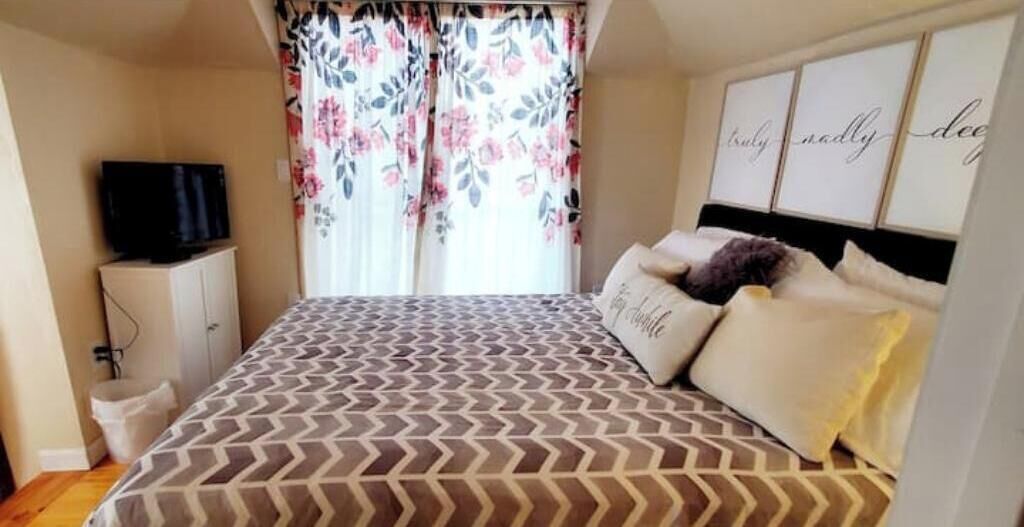 1 chambre, fer et planche à repasser, accès Internet, draps fournis