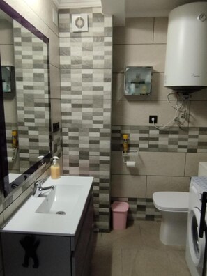Apartment, 1 Bedroom, Balcony, Garden View | Bathroom - Loft Salou Beach I, la Pineda (Vila-Seca)