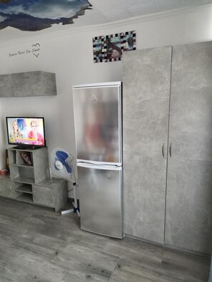 Apartment, 1 Bedroom, Balcony, Garden View | Room amenity
