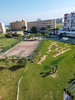 Apartment, 1 Bedroom, Balcony, Garden View | Sports court - Loft Salou Beach I, la Pineda (Vila-Seca)