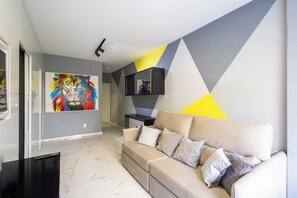 基础公寓 | 起居区