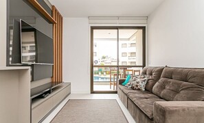Basic Apartment | Living area