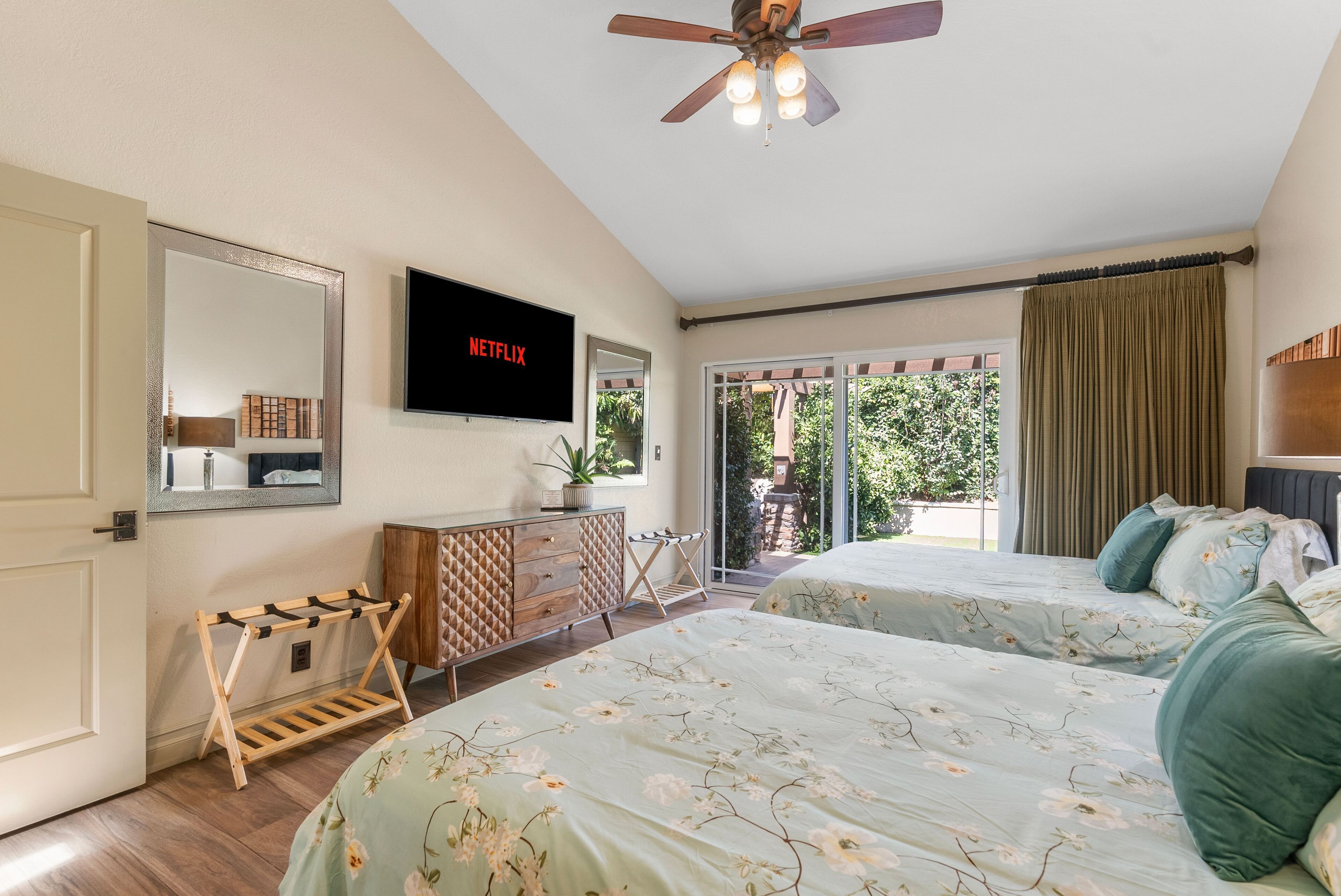 2 bedrooms, iron/ironing board, WiFi, bed sheets