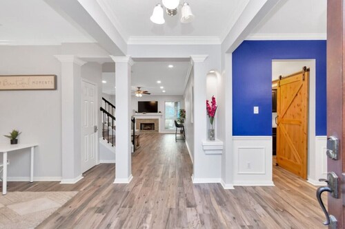 Spacious Family Oasis w/ Pool, 7BR & Near Downtown