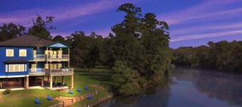 Luxe 6BR Lakehouse w/ Fishing | Near IAH