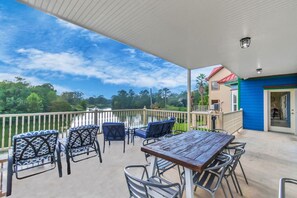 Unclassified image, 3 of 42, button