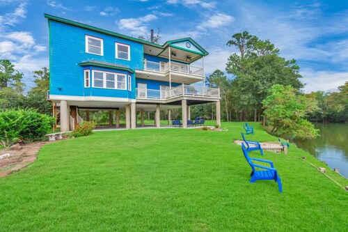 Kingwood Lakehouse Palace|King Bed|Pool Table