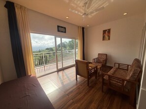 Desk, laptop workspace, free WiFi