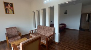 Desk, laptop workspace, free WiFi