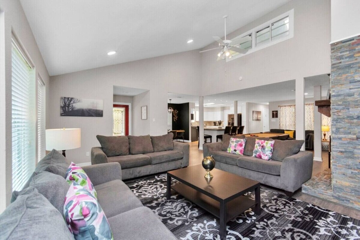 Photo of Kingwood Escape – 6BR w/ Heated Pool, Near IAH