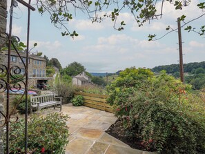 Property grounds - Hill Top Cottage (Holmfirth)