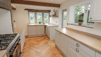 Máy rửa bát, dụng cụ nấu nướng/bát dĩa/dao nĩa