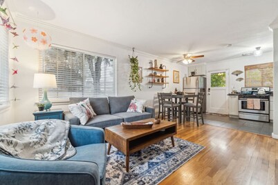 Chic Japanese-Themed 1/1 – 5 Min to Airport & SAP