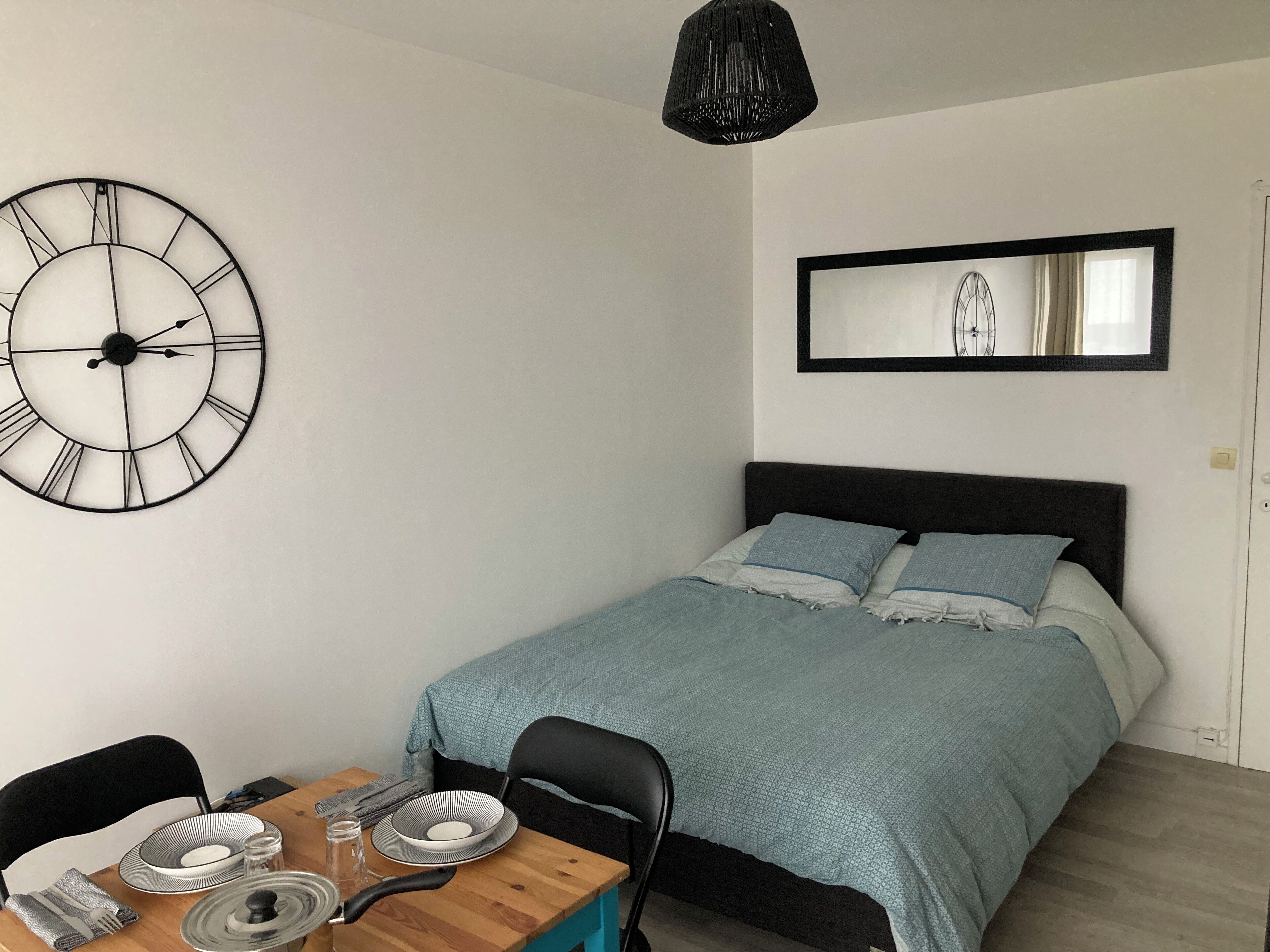 1 chambre, fer et planche à repasser, Wi-Fi, draps fournis