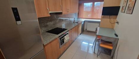 Micro-ondes, four, plaque de cuisson, lave-vaisselle