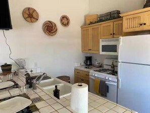 Fridge, microwave, oven, stovetop - Cute, barn studio at Rancho De Amor. (Santa Ynez)