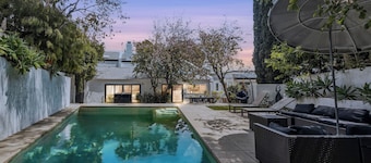 Hollywood Hills Haven With a Tennis Court, 5 Star Location