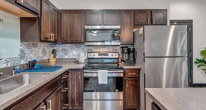 Loft 207- Modern Condo with Rooftop Terrace Access