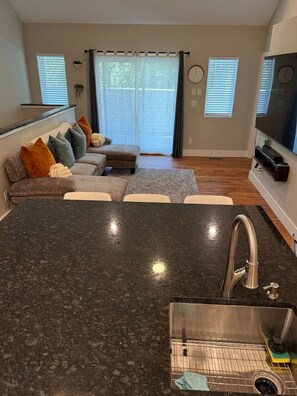 テレビ、テレビゲーム、ステレオ