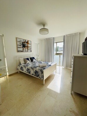 Luxury Apartment, Balcony | Blackout drapes, iron/ironing board, free WiFi