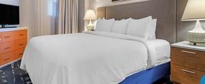 2 slaapkamers, een strijkplank/strijkijzer, internet, beddengoed