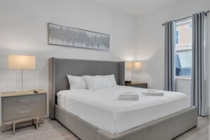 4 Schlafzimmer, Schreibtisch, Bügeleisen/Bügelbrett, kostenloses WLAN