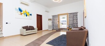 Spacious 6-bedroom Beach house with pool at unique location