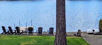 Waterfront Lakehouse on Lake Limerick!