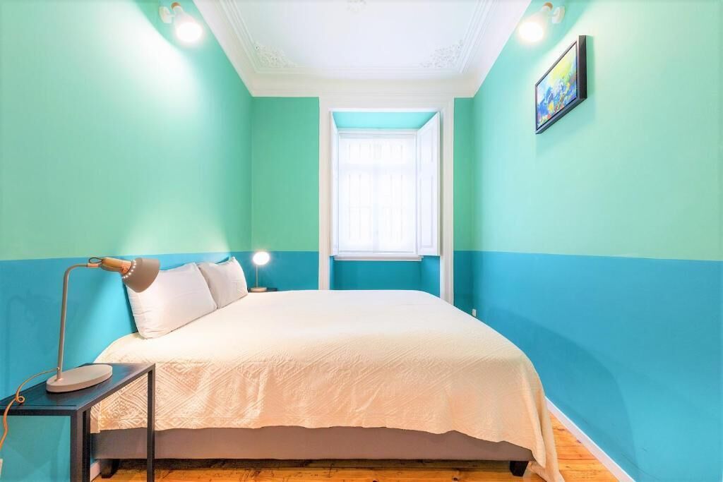 Unique Apartment in Alfama, Lisbon | Coffres-forts dans les chambres, rideaux occultants