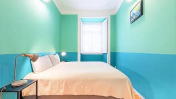 Unique Apartment in Alfama, Lisbon | Coffres-forts dans les chambres, rideaux occultants