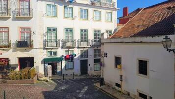Deluxe Double Room 1st Floor | Vue sur la rue