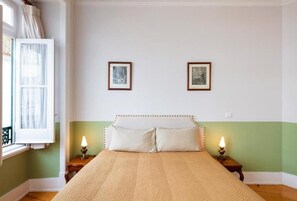 Deluxe suite | Een kluis op de kamer, een strijkplank/strijkijzer, gratis wifi