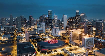 New, Cozy, Luxurious 3-Bedroom House near NRG Stadium, NASA, & Downtown Houston