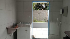Comfort House, Patio | Bathroom
