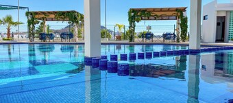 Indigo 7 - Steps from Playa Brujas Beach