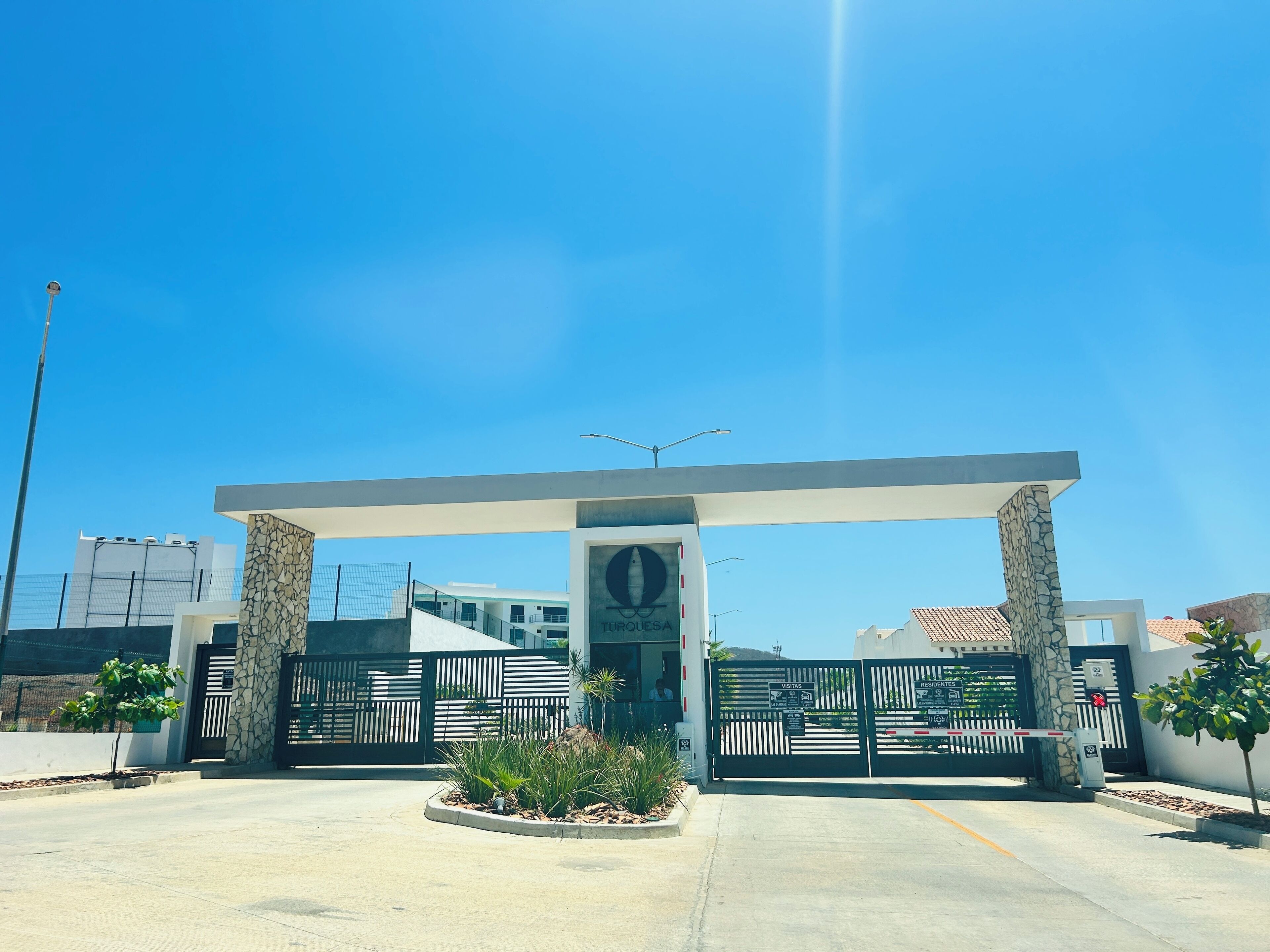 Entrada de la propiedad