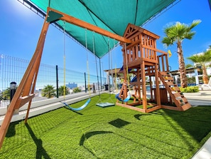 Área de juegos infantiles al aire libre