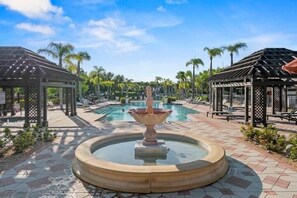 Pool - Bella Vida Resort Home in Kissimmee (Kissimmee)