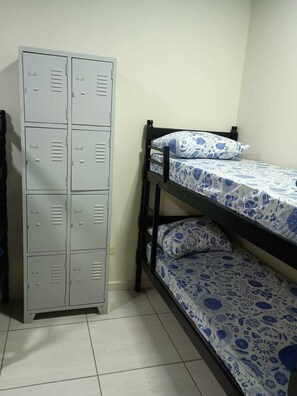 Classic Shared Dormitory | Free WiFi - hostel sheymar (Pindamonhangaba)
